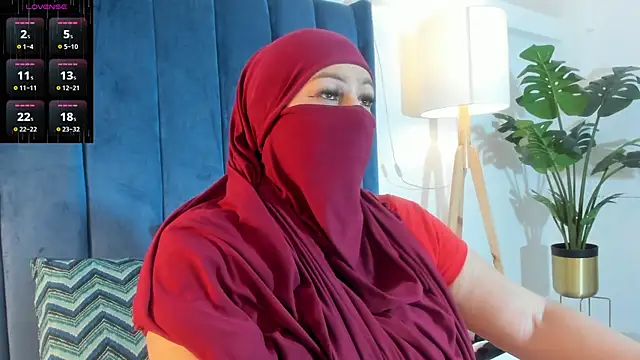 Snapshot of _Azahaaraa_ chatting on 04/01/26, 08:17 Azahaaraa online show from 04/01/26, 08:17