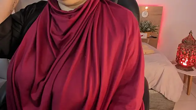 Snapshot of _Azahaaraa_ chatting on 05/12/26, 03:36 Azahaaraa online show from 05/12/26, 03:36
