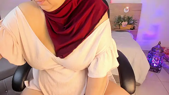 Snapshot of _Azahaaraa_ chatting on 05/30/26, 03:36 Azahaaraa online show from 05/30/26, 03:36