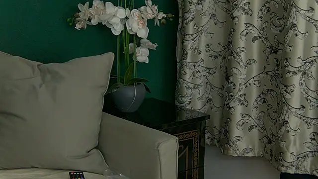 Snapshot of SkinnyNatty chatting on 05/02/26, 03:55 SkinnyNatty online show from 05/02/26, 03:55