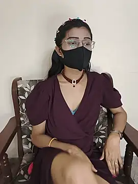 Snapshot of Rubina_69 chatting on 06/17/26, 08:32 Rubina 69 online show from 06/17/26, 08:32