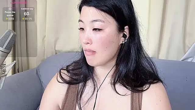 Snapshot of Tavie1744 chatting on 05/14/26, 11:44 Tavie1744 online show from 05/14/26, 11:44