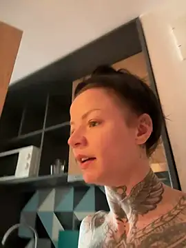 SkinnyLilly online show from 06/08/26, 04:35