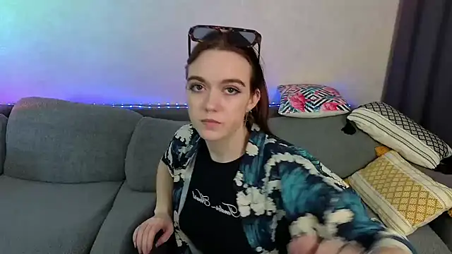 SunyLily online show from 06/12/26, 06:34