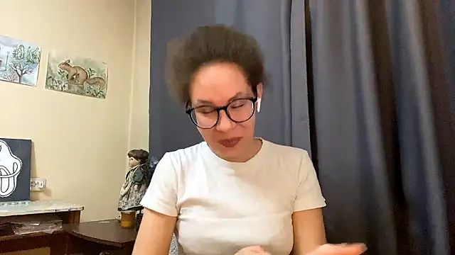 Snapshot of Selena_blom chatting on 03/03/26, 12:55 Selena blom online show from 03/03/26, 12:55