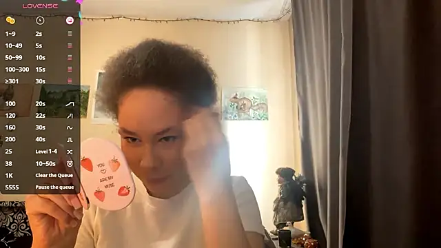 Snapshot of Selena_blom chatting on 03/15/26, 09:15 Selena blom online show from 03/15/26, 09:15