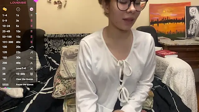 Snapshot of Selena_blom chatting on 04/11/26, 12:31 Selena blom online show from 04/11/26, 12:31