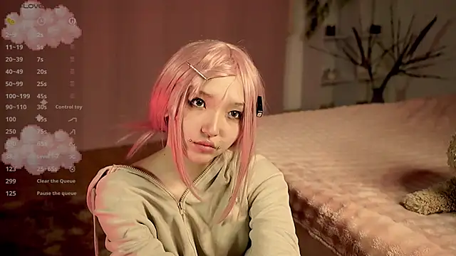 Linhmew online show from 07/23/26, 09:24
