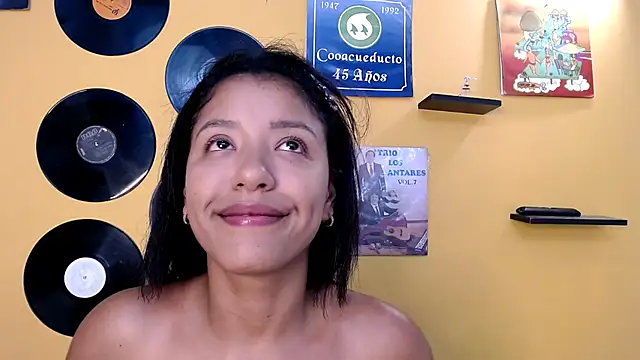 Snapshot of lilithevil32 chatting on 05/18/26, 04:07 lilithevil32 online show from 05/18/26, 04:07