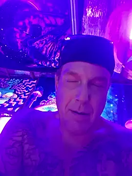 Snapshot of drednasty chatting on 04/23/26, 04:53 drednasty online show from 04/23/26, 04:53