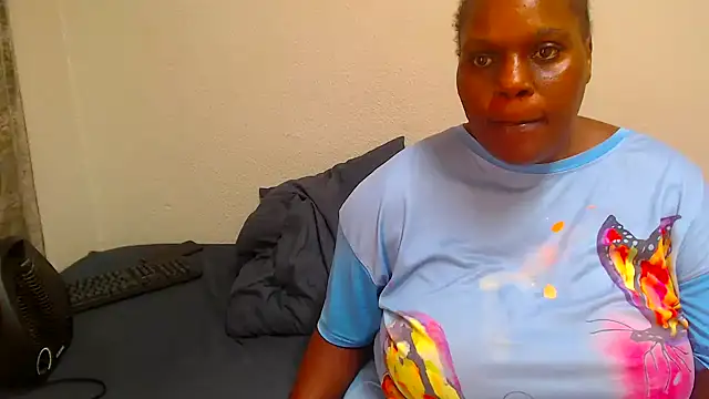 Snapshot of Busty42DDZA chatting on 04/26/26, 09:40 Busty42DDZA online show from 04/26/26, 09:40