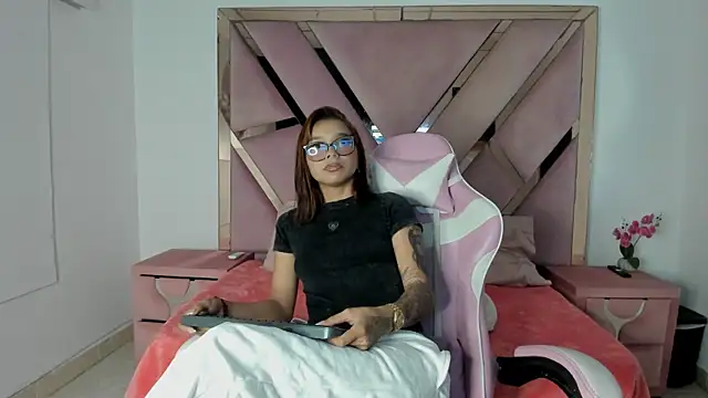 Angell cherryht online show from 06/26/26, 08:46