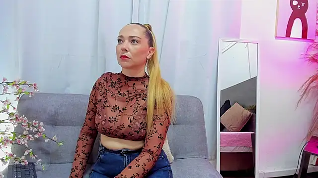 KahiaSmith online show from 07/24/26, 12:36