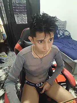gomitaboy1 online show from 06/01/26, 07:04