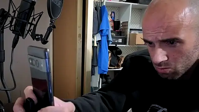 Snapshot of CirclingClass chatting on 10/14/25, 09:26 CirclingClass online show from 10/14/25, 09:26