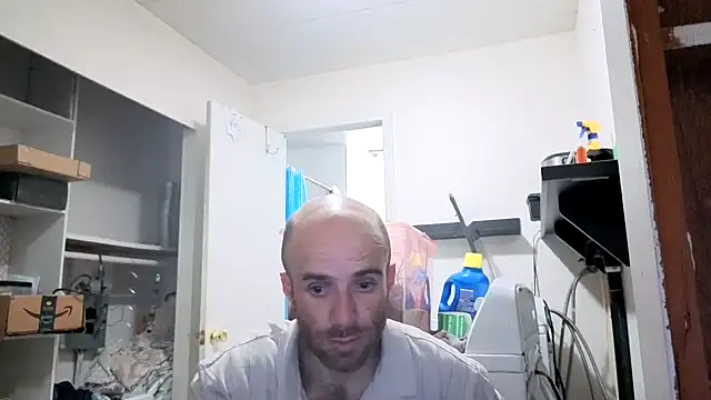 Snapshot of CirclingClass chatting on 10/20/25, 01:39 CirclingClass online show from 10/20/25, 01:39