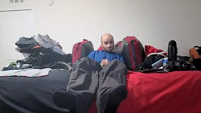 Snapshot of CirclingClass chatting on 10/24/25, 11:39 CirclingClass online show from 10/24/25, 11:39