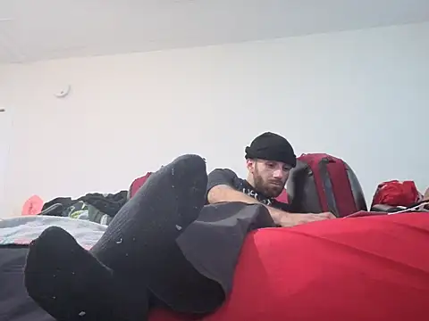 Snapshot of CirclingClass chatting on 10/27/25, 08:35 CirclingClass online show from 10/27/25, 08:35