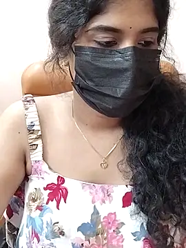Snapshot of Sunitha28 chatting on 03/17/26, 06:33 Sunitha28 online show from 03/17/26, 06:33