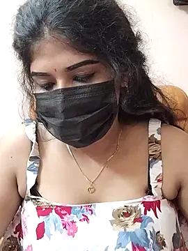 Snapshot of Sunitha28 chatting on 04/16/26, 02:40 Sunitha28 online show from 04/16/26, 02:40
