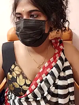 Snapshot of Sunitha28 chatting on 04/18/26, 03:27 Sunitha28 online show from 04/18/26, 03:27
