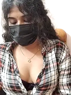 Snapshot of Sunitha28 chatting on 04/21/26, 04:12 Sunitha28 online show from 04/21/26, 04:12