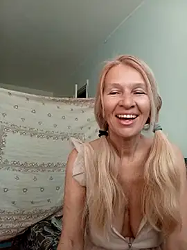 Snapshot of ViktoriaSexi1 chatting on 04/24/26, 04:48 ViktoriaSexi1 online show from 04/24/26, 04:48