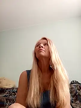 Snapshot of ViktoriaSexi1 chatting on 04/25/26, 07:55 ViktoriaSexi1 online show from 04/25/26, 07:55