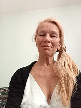 Snapshot of ViktoriaSexi1 chatting on 05/04/26, 08:10 ViktoriaSexi1 online show from 05/04/26, 08:10