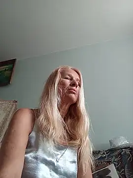 Snapshot of ViktoriaSexi1 chatting on 05/25/26, 06:30 ViktoriaSexi1 online show from 05/25/26, 06:30