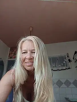 Snapshot of ViktoriaSexi1 chatting on 06/06/26, 05:12 ViktoriaSexi1 online show from 06/06/26, 05:12