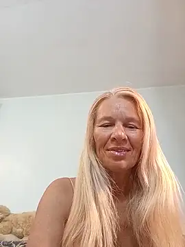 Snapshot of ViktoriaSexi1 chatting on 06/07/26, 08:01 ViktoriaSexi1 online show from 06/07/26, 08:01