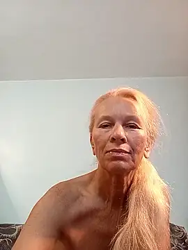 Snapshot of ViktoriaSexi1 chatting on 06/13/26, 08:18 ViktoriaSexi1 online show from 06/13/26, 08:18