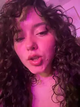 Snapshot of Ally_belle chatting on 06/12/26, 01:15 Ally belle online show from 06/12/26, 01:15