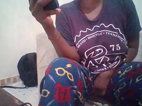 Snapshot of Sexyaryaa chatting on 05/04/26, 08:49 Sexyaryaa online show from 05/04/26, 08:49