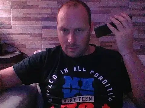 Snapshot of lustonfan chatting on 03/12/26, 02:50 lustonfan online show from 03/12/26, 02:50