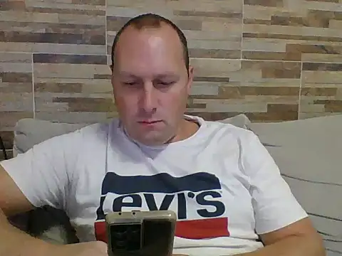 Snapshot of lustonfan chatting on 03/13/26, 12:45 lustonfan online show from 03/13/26, 12:45