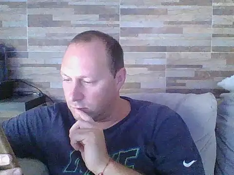 Snapshot of lustonfan chatting on 03/17/26, 12:52 lustonfan online show from 03/17/26, 12:52