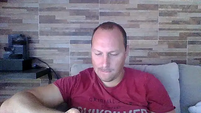 Snapshot of lustonfan chatting on 03/25/26, 12:44 lustonfan online show from 03/25/26, 12:44