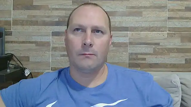 Snapshot of lustonfan chatting on 05/20/26, 12:06 lustonfan online show from 05/20/26, 12:06