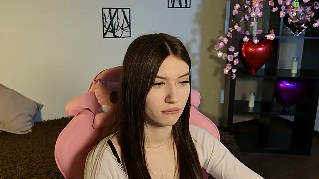 Snapshot of Sugar_Kitten12 chatting on 03/18/26, 01:42 Sugar Kitten12 online show from 03/18/26, 01:42