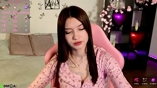 Snapshot of Sugar_Kitten12 chatting on 04/19/26, 12:43 Sugar Kitten12 online show from 04/19/26, 12:43