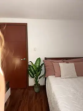 Suki 3 online show from 04/24/26, 10:56