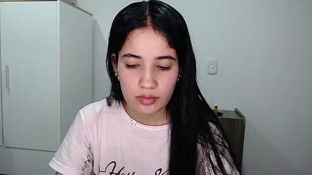 Snapshot of Lucy_engel chatting on 04/26/26, 11:57 Lucy engel online show from 04/26/26, 11:57