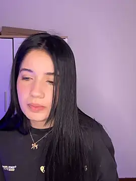 Snapshot of Lucy_engel chatting on 05/21/26, 12:06 Lucy engel online show from 05/21/26, 12:06