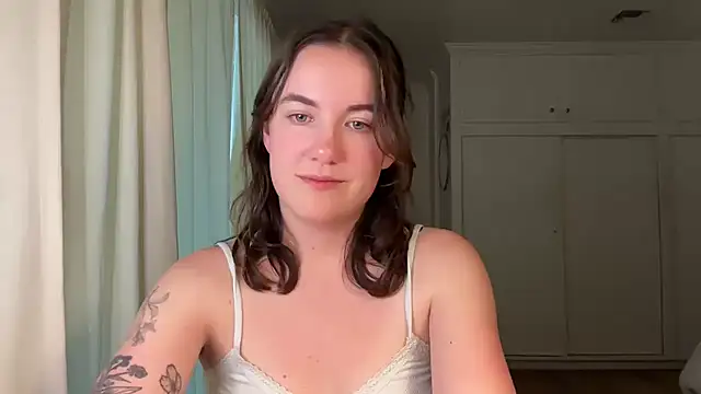 Snapshot of summerxo chatting on 05/11/26, 02:06 summerxo online show from 05/11/26, 02:06