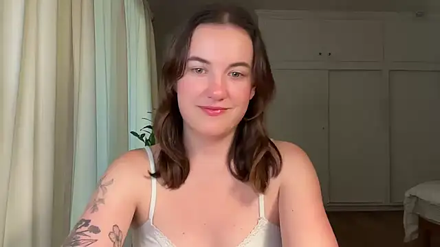 Snapshot of summerxo chatting on 05/30/26, 02:19 summerxo online show from 05/30/26, 02:19