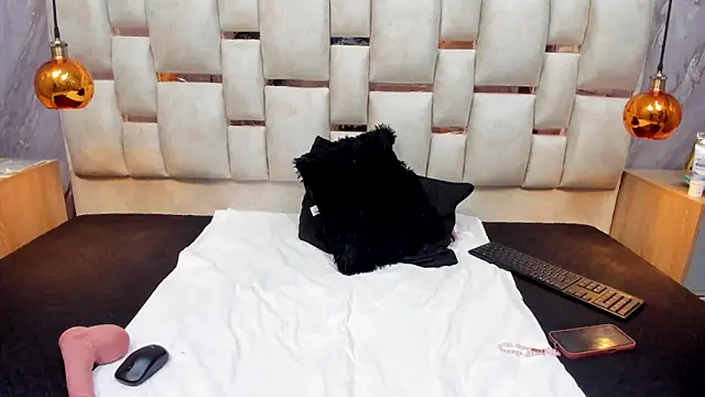 Snapshot of Milf_Drip chatting on 05/10/26, 12:32 Milf Drip online show from 05/10/26, 12:32