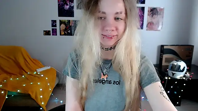 Snapshot of Nica_Kawaii chatting on 04/10/26, 07:57 Nica Kawaii online show from 04/10/26, 07:57