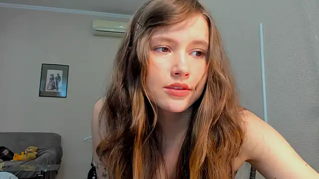Snapshot of MaryannSofts chatting on 04/17/26, 11:57 MaryannSofts online show from 04/17/26, 11:57